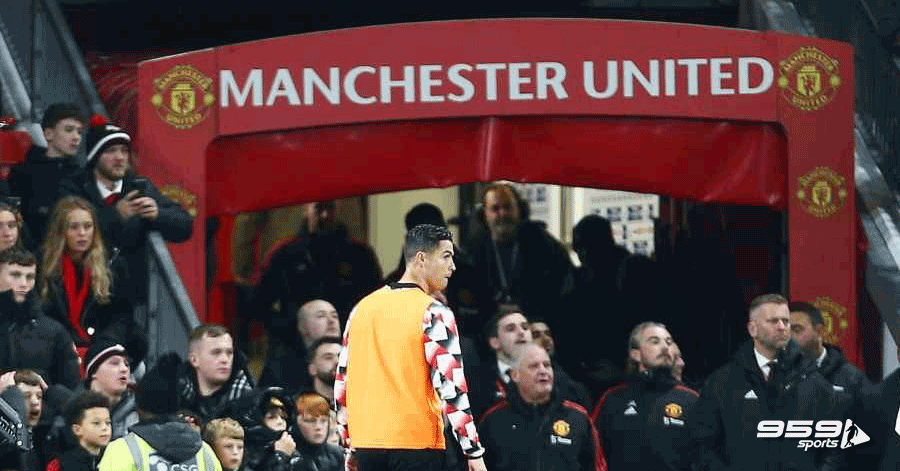 ronaldo man utd walked out