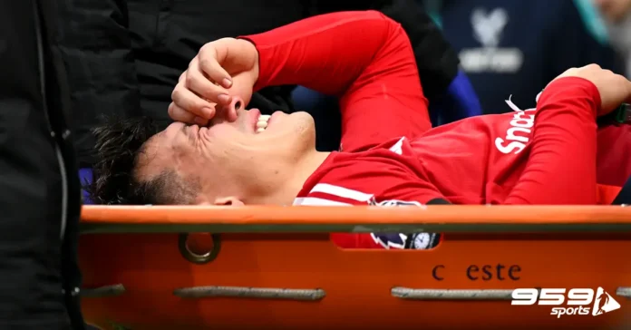 Lisandro Martinez likely to miss rest of season after knee injury in Palace clash Lisandro Martinez likely to miss rest of season after knee injury in Palace clash